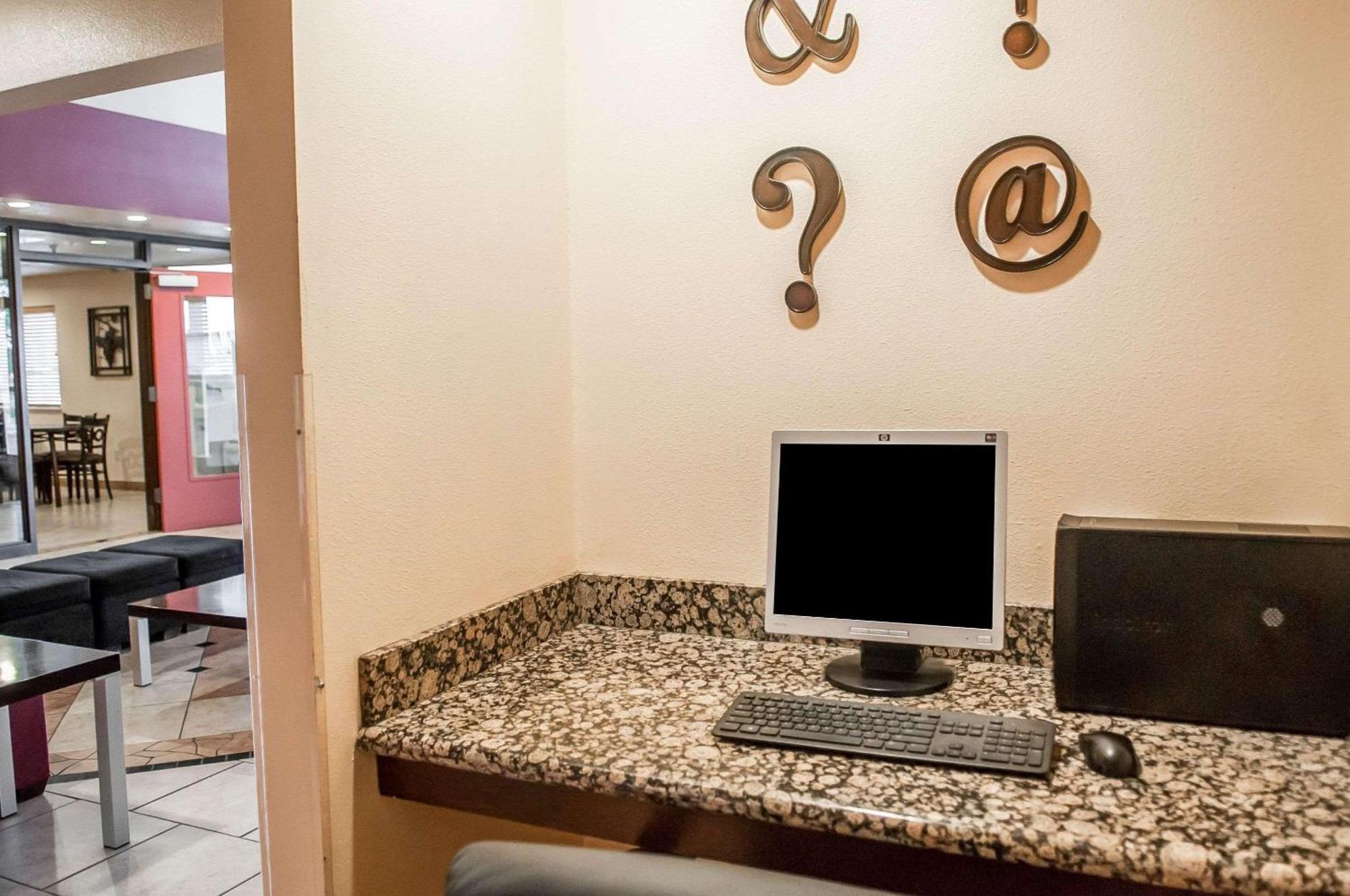 Quality Inn Ріо-Ранчо Екстер'єр фото