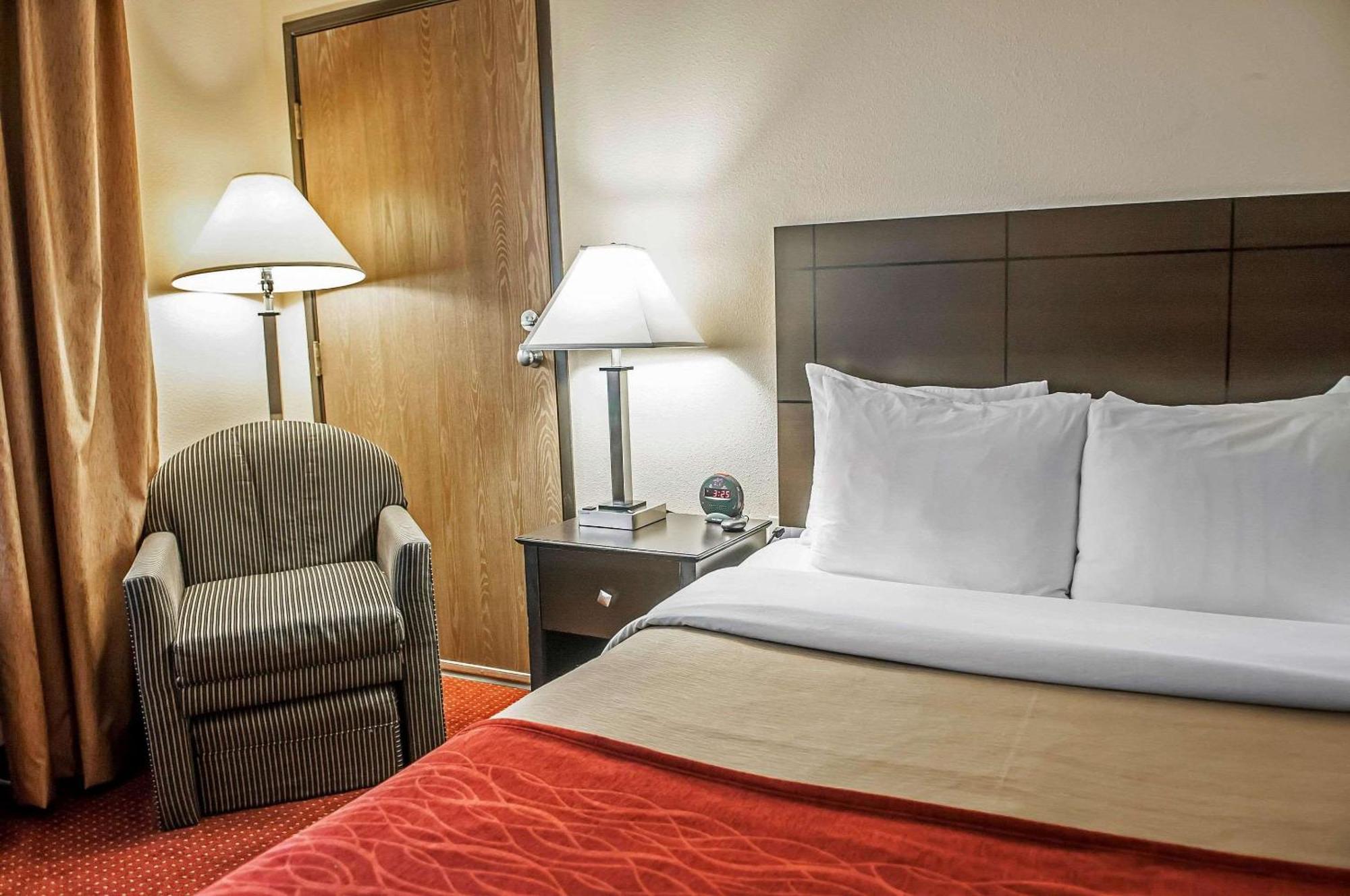 Quality Inn Ріо-Ранчо Екстер'єр фото